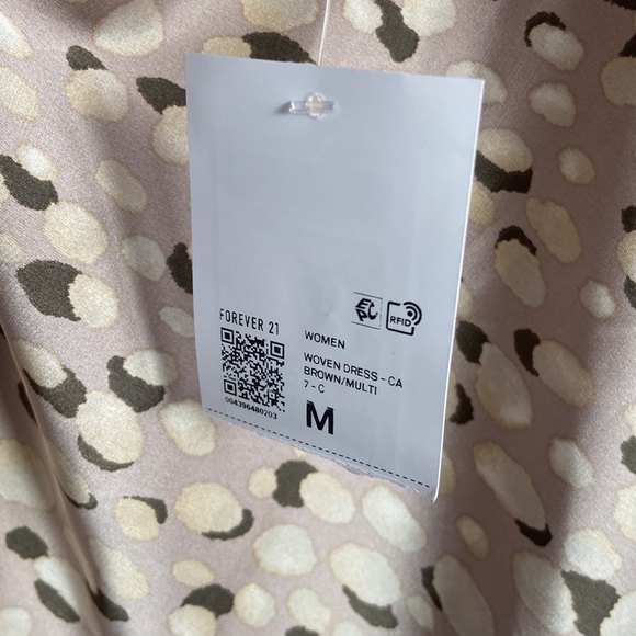 Forever 21 Tan Patterned Satin Dress, NWT - Picture 5 of 6
